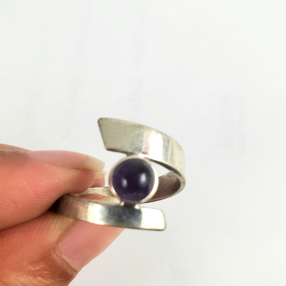 Amethyst & 925 sterling silver ring size 7.75